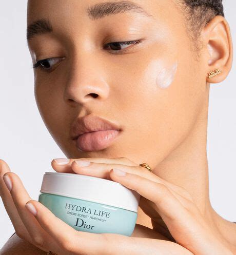 Hydrating Face, Neck Cream: Hydra Life Fresh Sorbet Creme